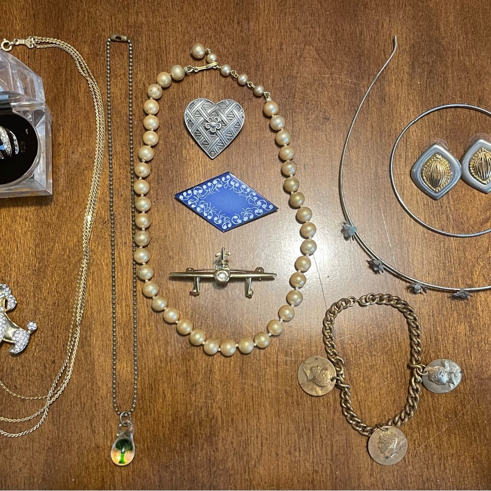VINTAGE 12 PIECE JEWELRY LOT